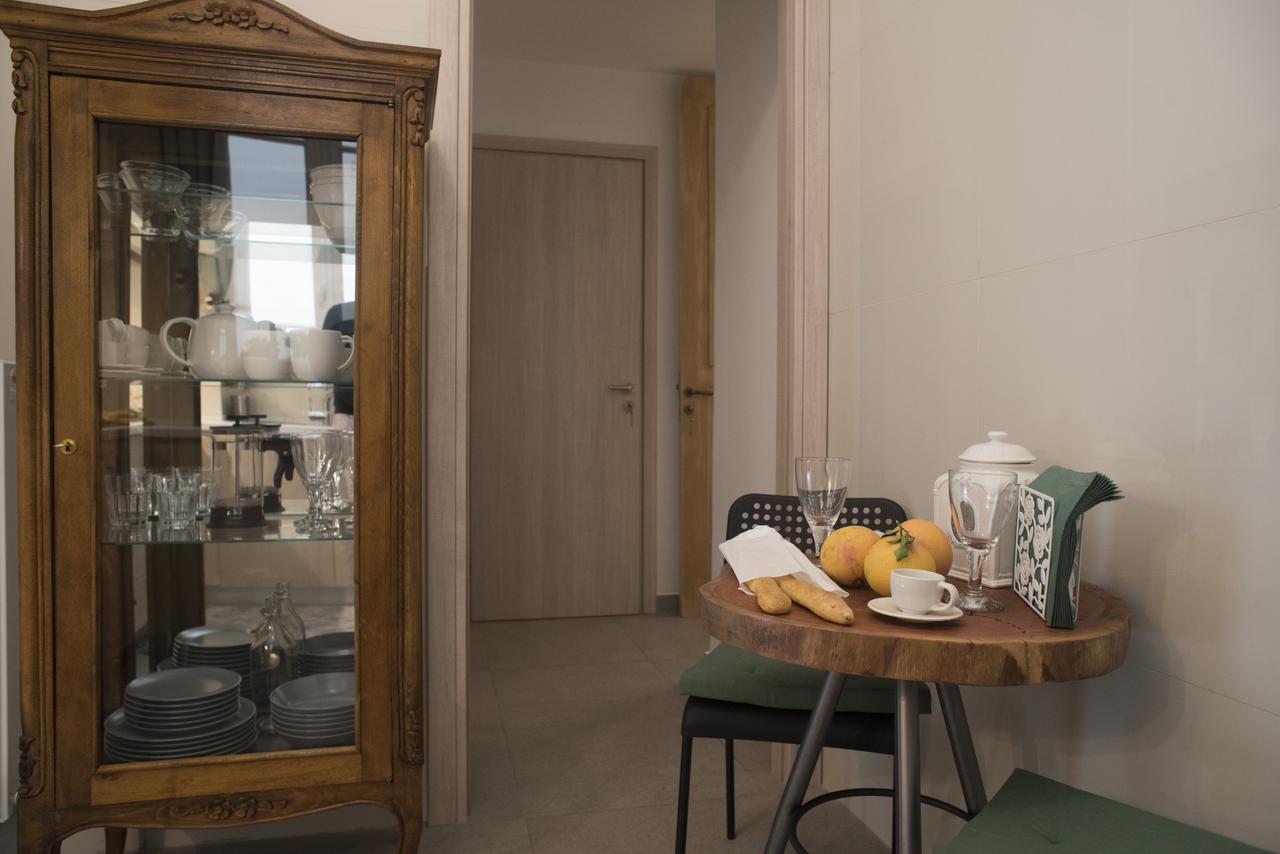 Athenian Neoclassical Apartment Exterior photo